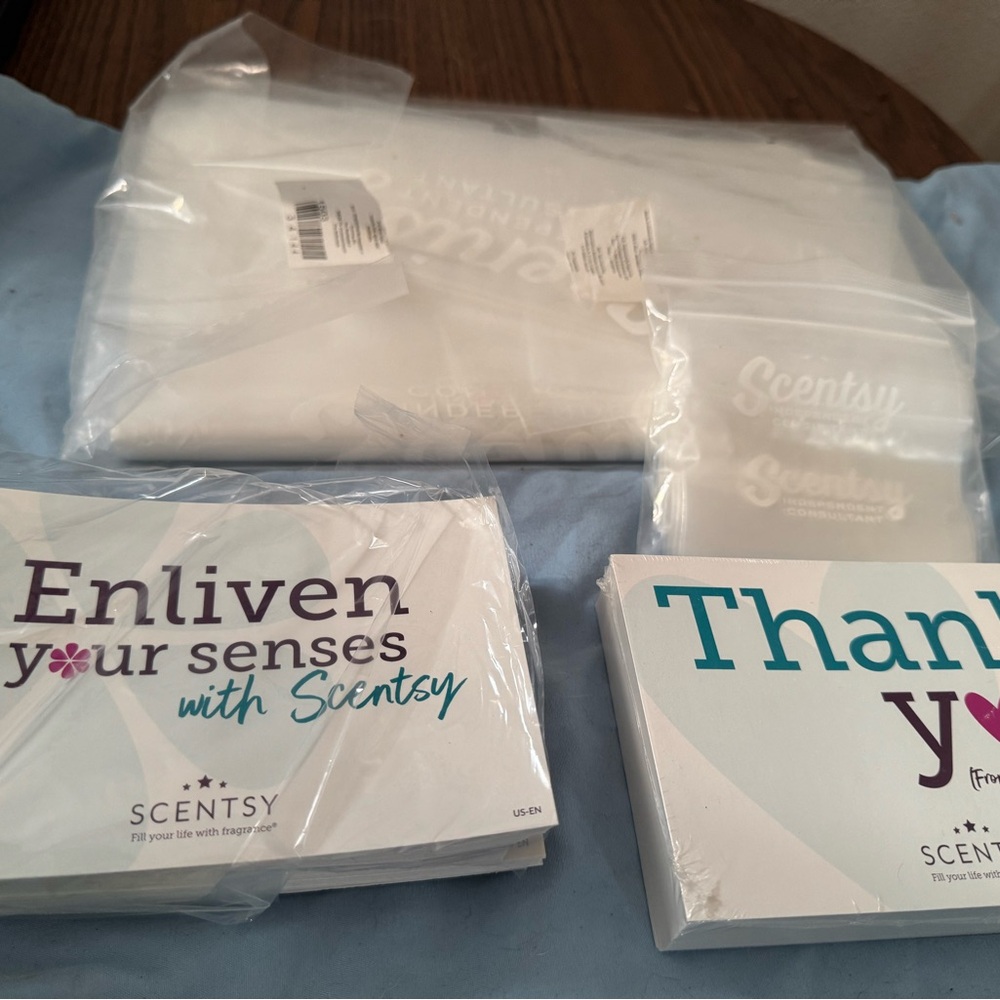 Scentsy consultant’s sales accessories.Sales bags, thank you cards & postcards. - Picture 6 of 6